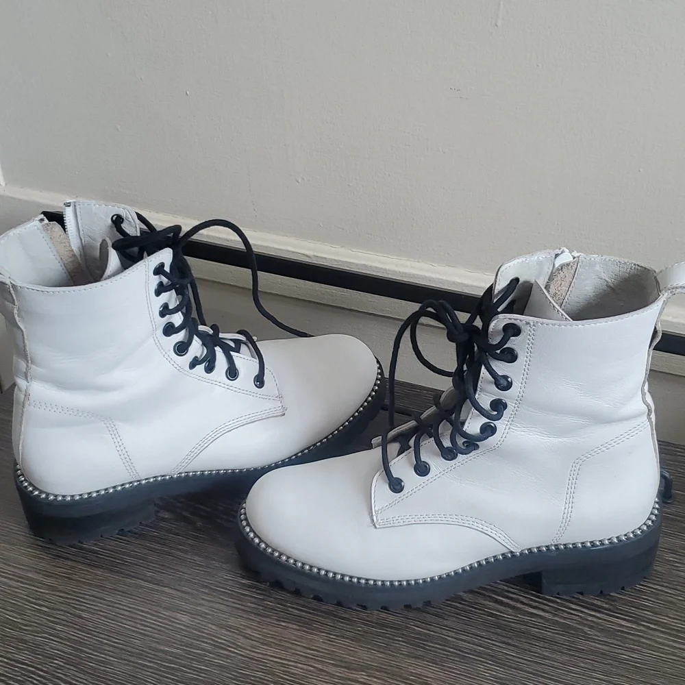 Steven New York Gardy White Leather lace-up Combat Boot Size 8.5